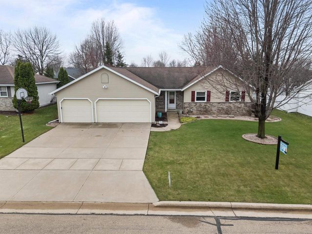 2003 Deer Haven Drive, Menasha, WI 54952