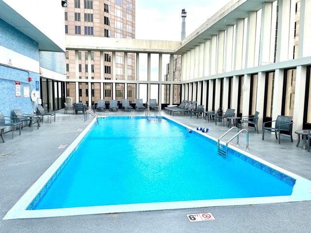 100 E Walton Place 14A, Chicago, IL 60611