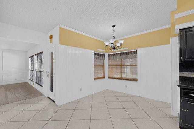 542 Clayton Street, Grand Prairie, TX 75052