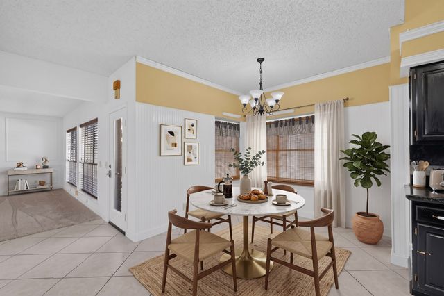 542 Clayton Street, Grand Prairie, TX 75052