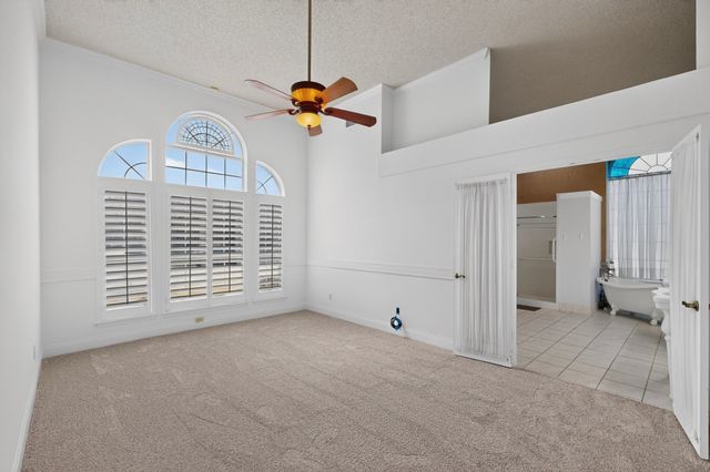 542 Clayton Street, Grand Prairie, TX 75052