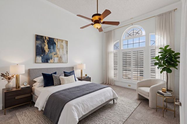 542 Clayton Street, Grand Prairie, TX 75052