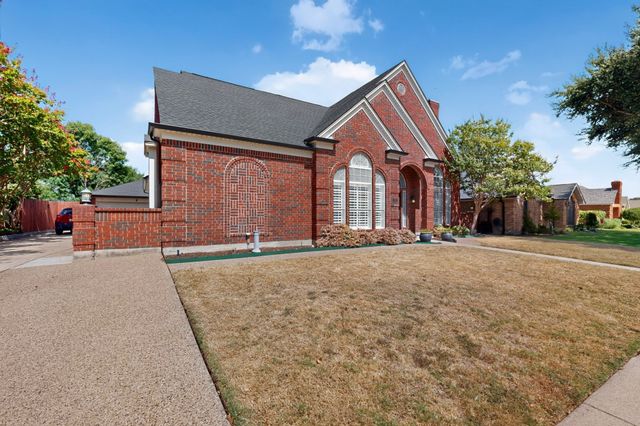 542 Clayton Street, Grand Prairie, TX 75052