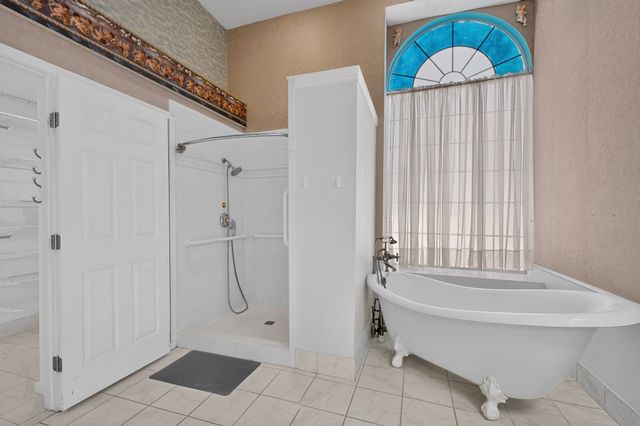 542 Clayton Street, Grand Prairie, TX 75052