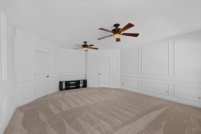 542 Clayton Street, Grand Prairie, TX 75052