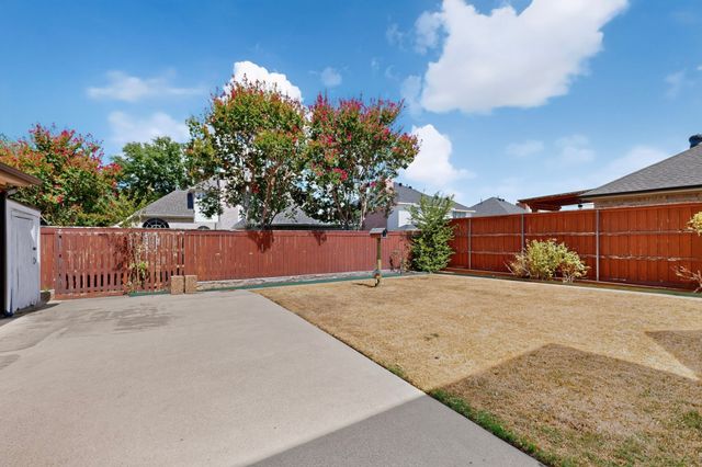 542 Clayton Street, Grand Prairie, TX 75052