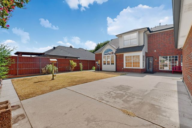 542 Clayton Street, Grand Prairie, TX 75052