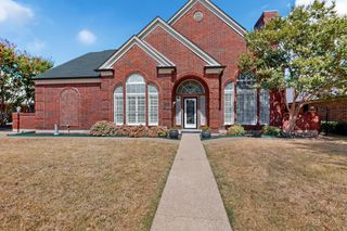 542 Clayton Street, Grand Prairie, TX 75052