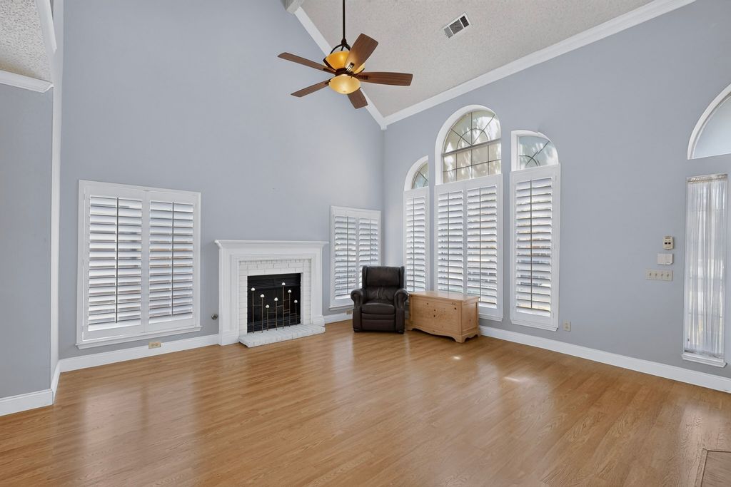 542 Clayton Street, Grand Prairie, TX 75052 — photo 5