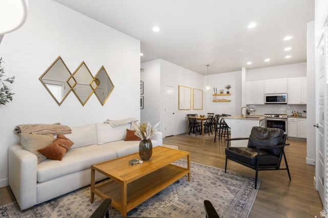 11377 S HOLLY SPRINGS DR, South Jordan, UT 84009