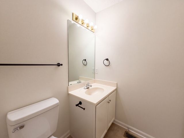 1303 St Hubbins Dr, La Vergne, TN 37086