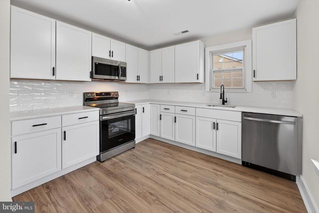 36 LAKEBRIDGE DR, Woodbury, NJ 08096