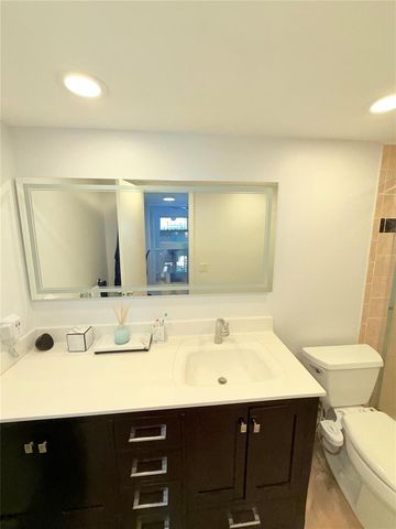 2801 N Palm Aire Drive 604, Pompano Beach, FL 33069