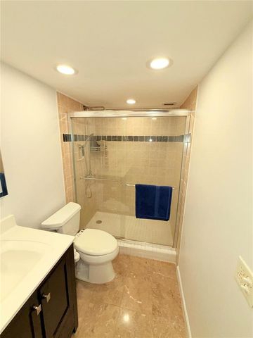 2801 N Palm Aire Drive 604, Pompano Beach, FL 33069