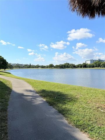 2801 N Palm Aire Drive 604, Pompano Beach, FL 33069