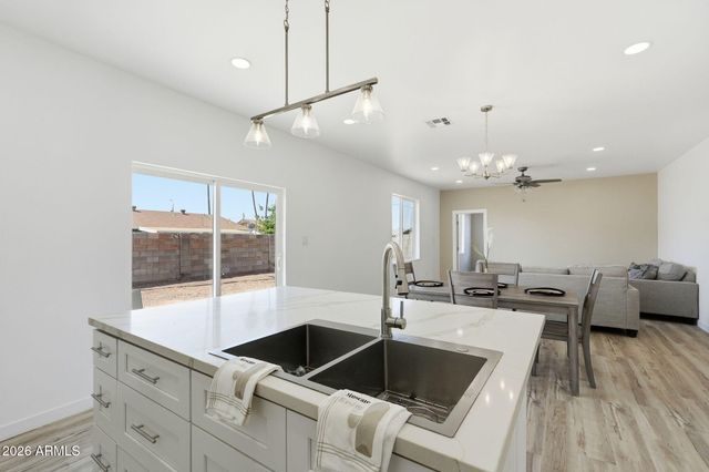 3627 W PALMAIRE Avenue, Phoenix, AZ 85051