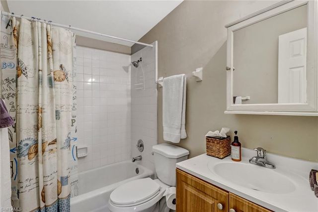 2140 Harbor LN, Naples, FL 34104