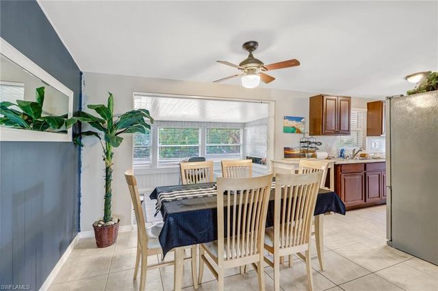 2140 Harbor LN, Naples, FL 34104