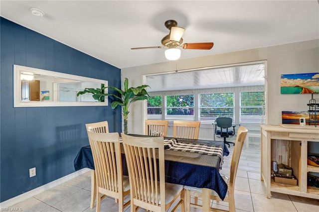 2140 Harbor LN, Naples, FL 34104