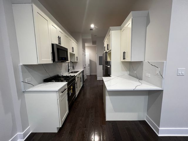 4819 Main Street 202, Skokie, IL 60077