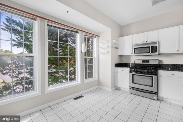 2542 LOGAN WOOD, Herndon, VA 20171