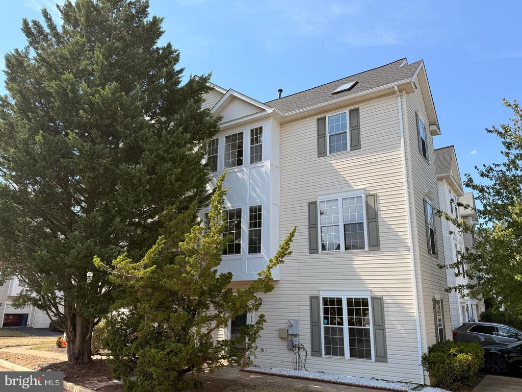 2542 LOGAN WOOD, Herndon, VA 20171
