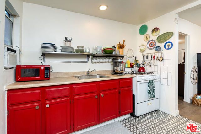 1556 Rollins Drive, Los Angeles, CA 90063