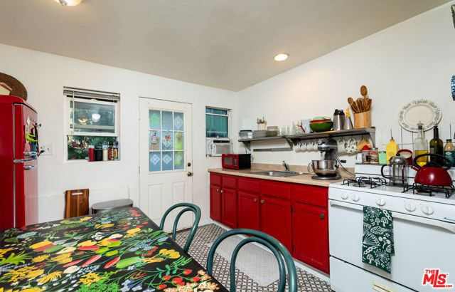 1556 Rollins Drive, Los Angeles, CA 90063