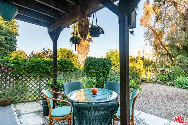 1556 Rollins Drive, Los Angeles, CA 90063