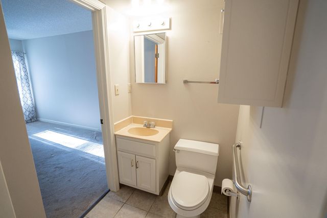 3589 Covington Pike Apt 216, Memphis, TN 38128