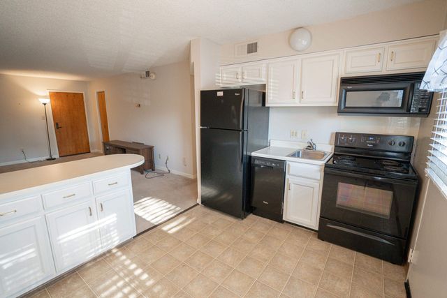 3589 Covington Pike Apt 216, Memphis, TN 38128