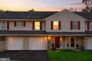 5772 HIDDEN LAKE DR, Harrisburg, PA 17111