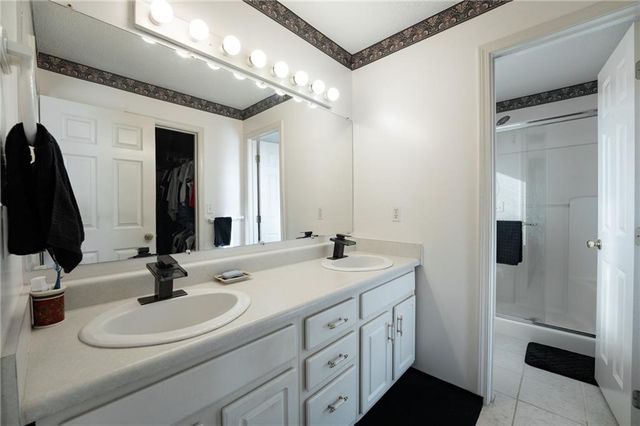 13751 W 243Rd Street, Louisburg, KS 66053