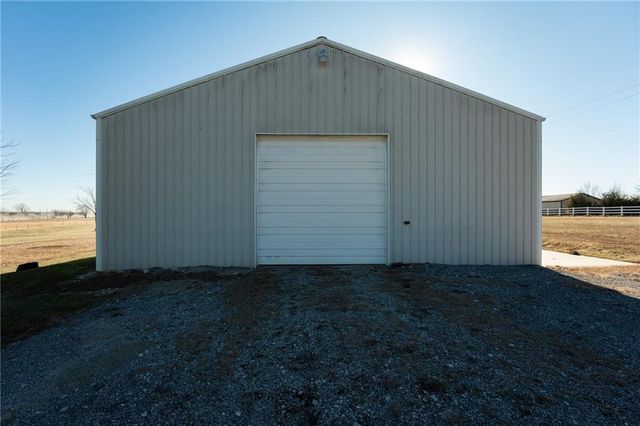 13751 W 243Rd Street, Louisburg, KS 66053