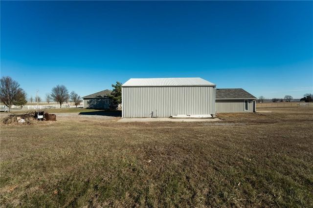 13751 W 243Rd Street, Louisburg, KS 66053