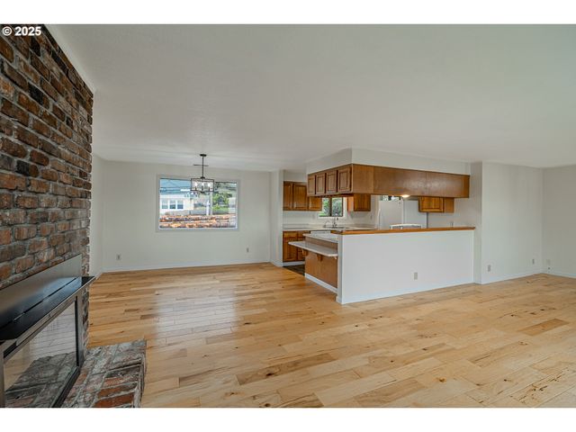 67538 E BAY Rd, North Bend, OR 97459