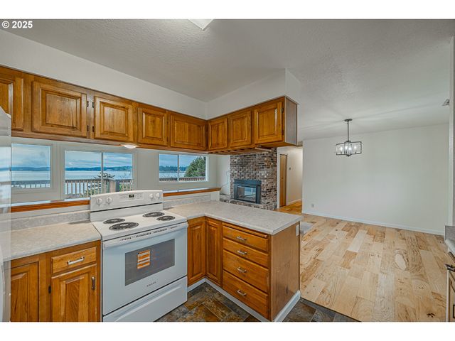 67538 E BAY Rd, North Bend, OR 97459