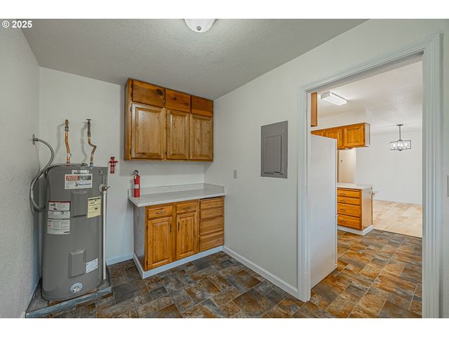 67538 E BAY Rd, North Bend, OR 97459