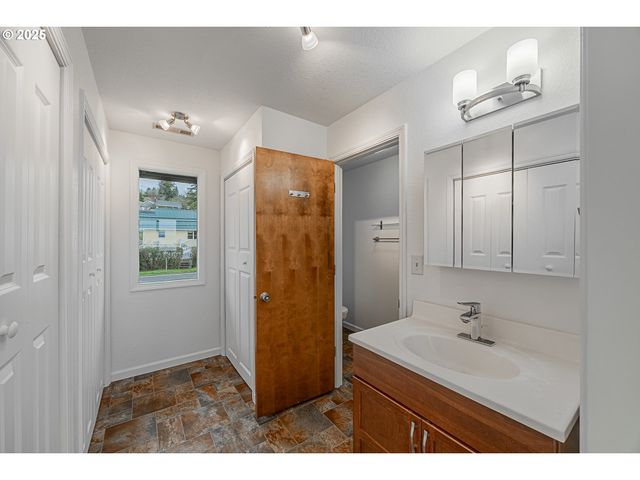 67538 E BAY Rd, North Bend, OR 97459