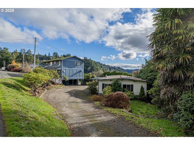 67538 E BAY Rd, North Bend, OR 97459