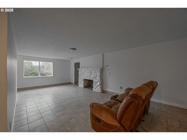 67538 E BAY Rd, North Bend, OR 97459