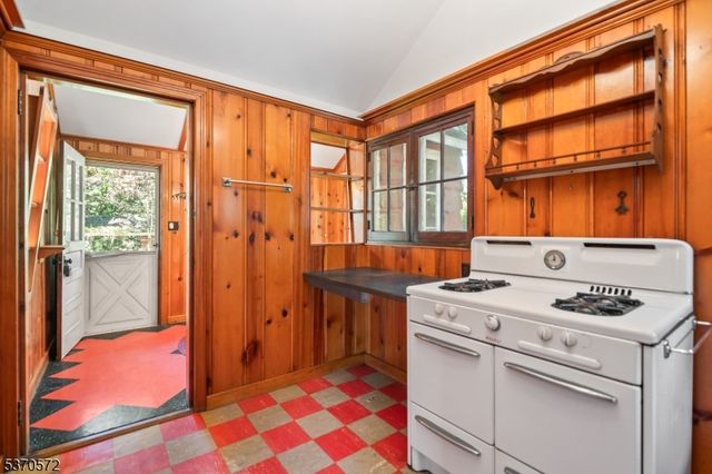 209 Alturas Rd, Vernon Twp., NJ 07422