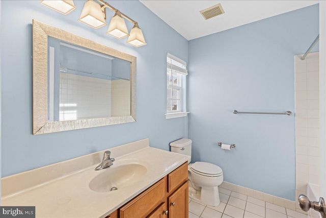 246 BRINLEY DR, Pennington, NJ 08534