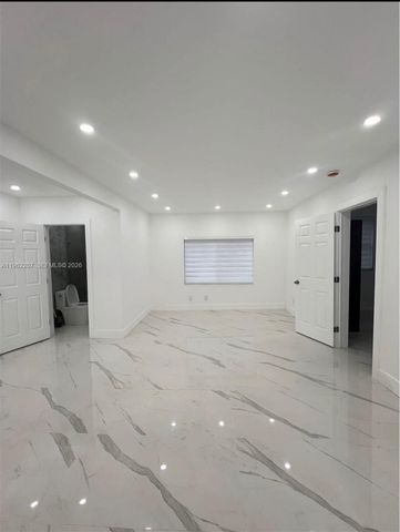 1015 S 17th Ave 8, Hollywood, FL 33020