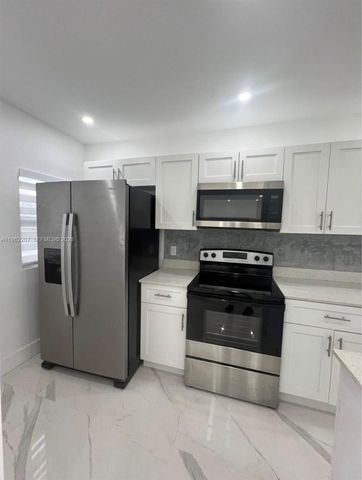 1015 S 17th Ave 8, Hollywood, FL 33020