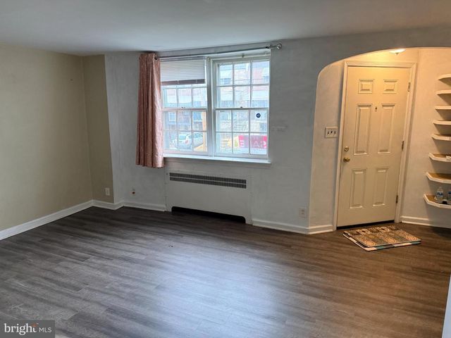 321 HAMPDEN RD, Upper Darby, PA 19082