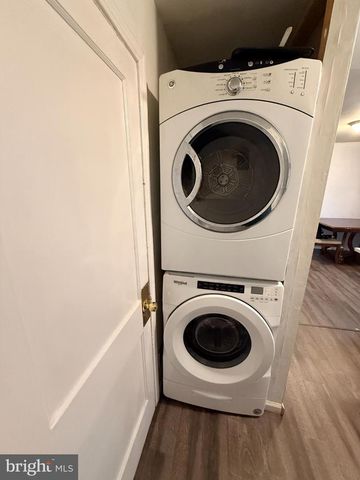 321 HAMPDEN RD, Upper Darby, PA 19082