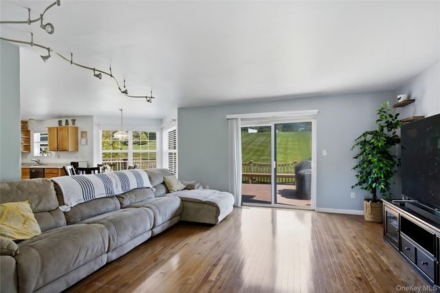 26 Gabriels Path, Poughquag, NY 12570