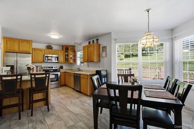 26 Gabriels Path, Poughquag, NY 12570