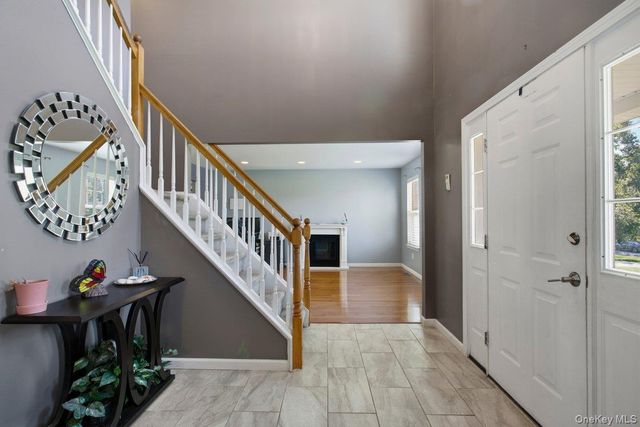 26 Gabriels Path, Poughquag, NY 12570